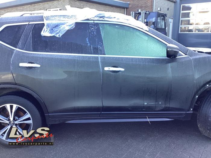 Nissan X-Trail Front door 4-door, right