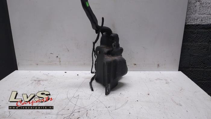 Mercedes A-Klasse Front windscreen washer reservoir