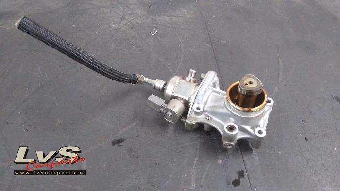 Högtryckspump från en BMW 1 serie (F21) 116i 1.6 16V 2012