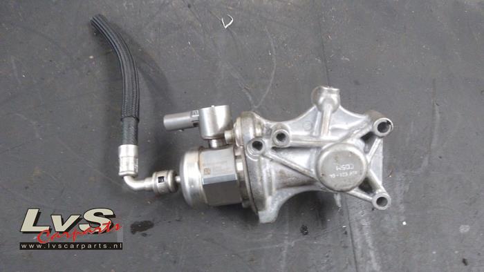 Högtryckspump från en BMW 1 serie (F21) 116i 1.6 16V 2012