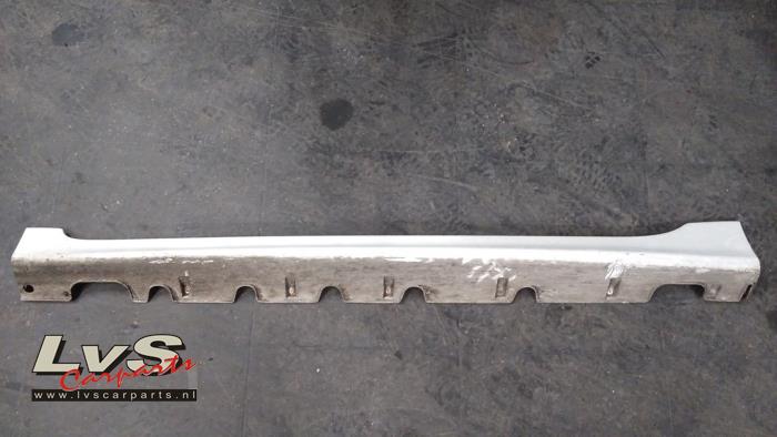 Kia Picanto Jupe gauche