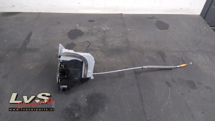 Hyundai I20 Deurslot Mechaniek 4Deurs links-achter