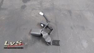 Begagnade Bakre bältesspänne, höger Hyundai i20 (BC3) 1.0 T-GDI 100 Mild Hybrid 48V 12V Pris € 45,00 Marginaltabell erbjuds av LvS Carparts