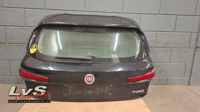 Fiat Tipo Tailgate