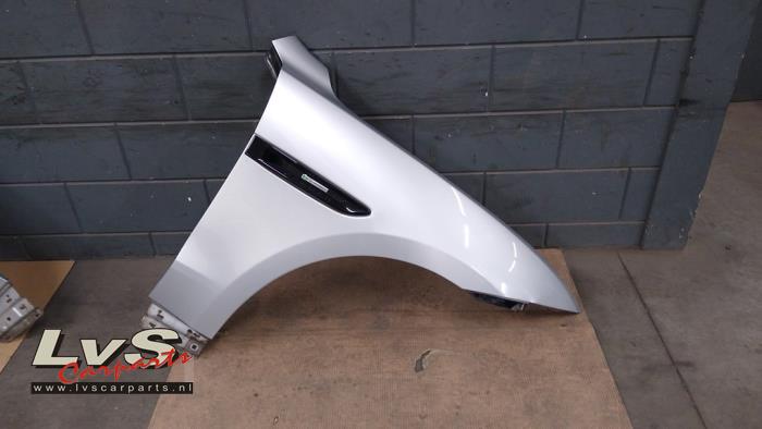 Jaguar F-Pace Front wing, right