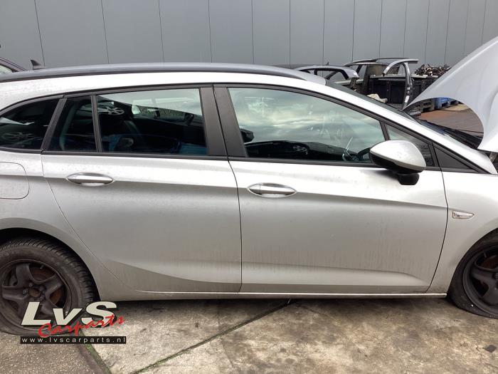 Opel Astra Front door 4-door, right
