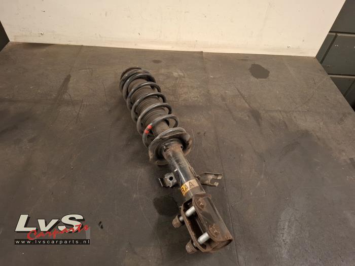 Nissan Micra Stoßdämpfer rechts vorne