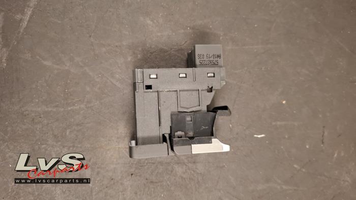 Brytare, parkeringsbroms från en Seat Leon (5FB) 2.0 TSI FR 16V 2019