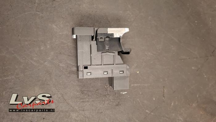 Brytare, parkeringsbroms från en Seat Leon (5FB) 2.0 TSI FR 16V 2019