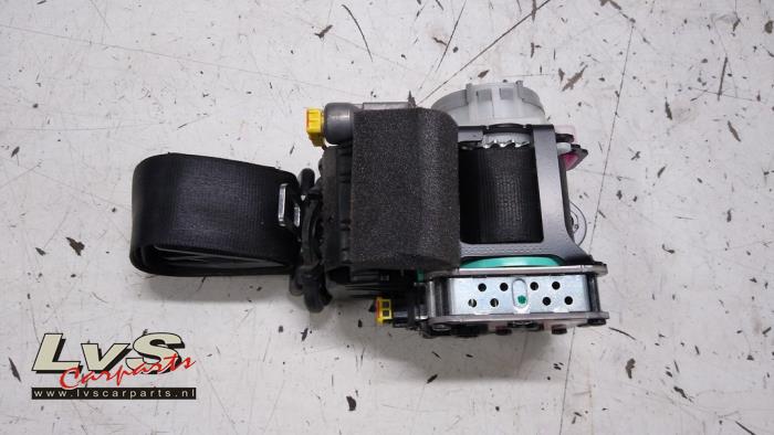 Audi A4 Tendeur de ceinture droit