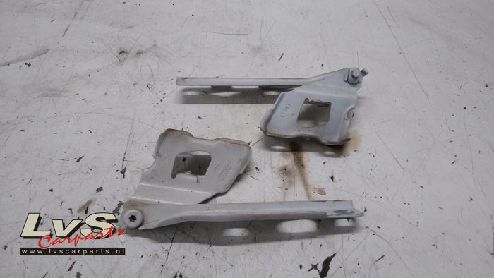 Audi A4 Bonnet Hinge