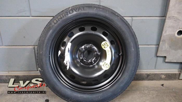Fiat Tipo Space-saver spare wheel