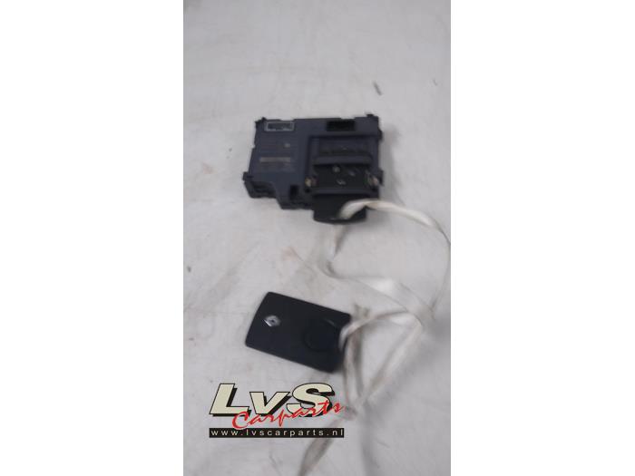 Renault Captur Card reader (lock)