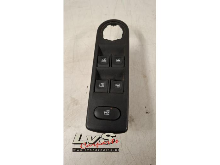 Renault Captur Electric window switch