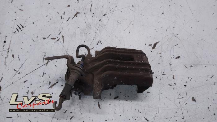 Volkswagen Golf Rear brake calliper, right