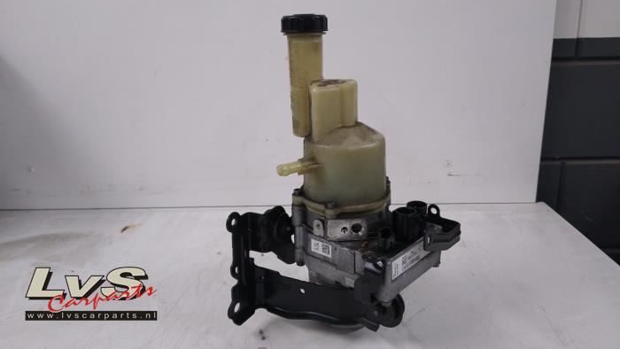 Opel Vivaro Power steering pump
