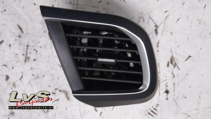 Opel Vivaro Dashboard vent