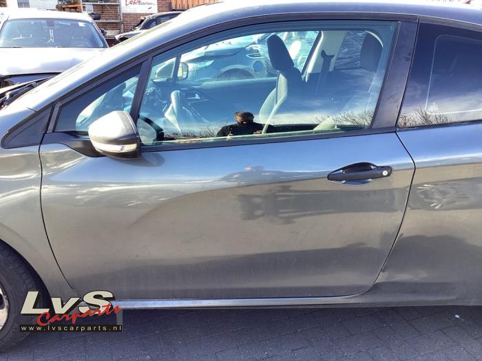 Peugeot 208 Tür 2-türig links