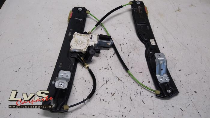 Jaguar F-Pace Rear door window mechanism 4-door, right