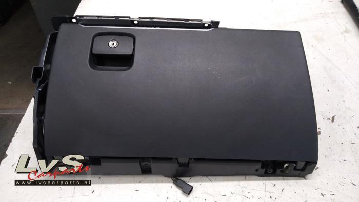 Jaguar F-Pace Glovebox