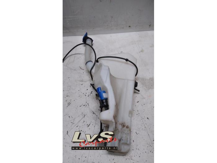 Jaguar F-Pace Front windscreen washer reservoir
