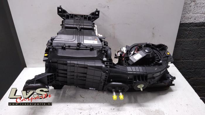 Jaguar F-Pace Heizgehäuse