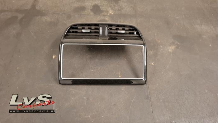 Jaguar F-Pace Dashboard vent