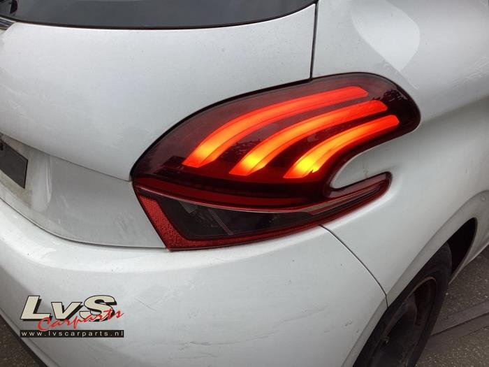 Peugeot 208 Feu arrière droit