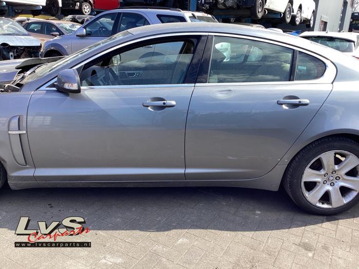 Jaguar XF Door 4-door, front left