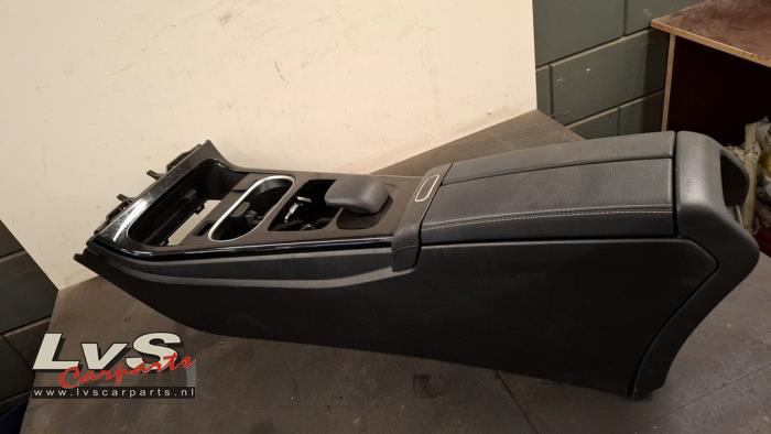 Mercedes CLA Accoudoir