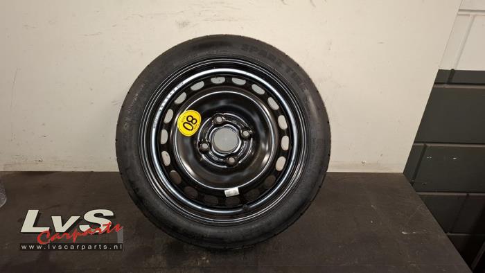 Opel Karl Roue galette