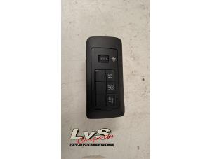 Gebruikte Schakelaar Koplamp Ihv Mazda CX-5 I (KE,GH) 2.0 SkyActiv-G 16V 2WD Prijs € 35,00 Margeregeling aangeboden door LvS Carparts