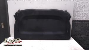 Begagnade Hatthylla Mercedes GLA (H247) 2.0 250 Turbo 16V Pris € 175,00 Marginaltabell erbjuds av LvS Carparts