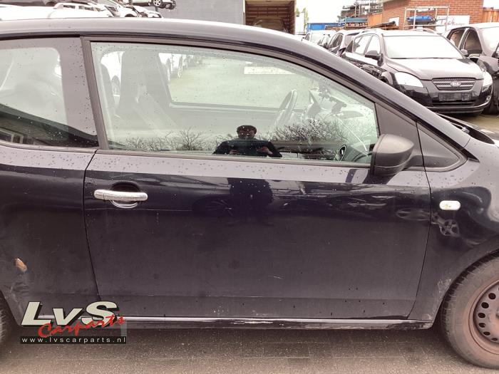 Volkswagen UP Door 2-door, right