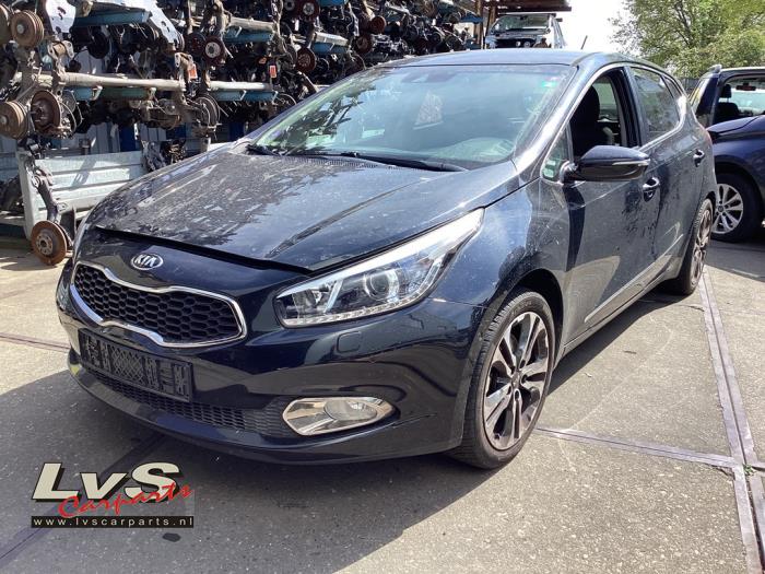 Kia Ceed Vorderfront komplett