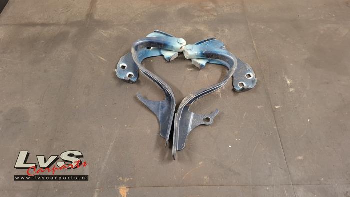 Fiat 500 Motorkap Scharnier