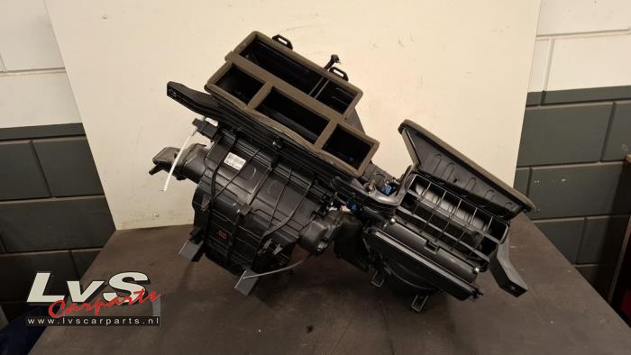 Kia Stonic Heizgehäuse