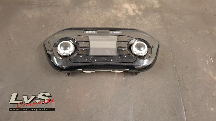 Nissan Juke Heater control panel