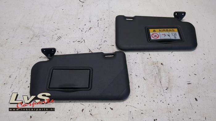 Nissan Juke Ensemble pare-soleil