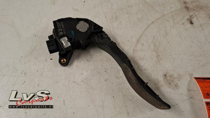 Nissan Micra Gaspedal