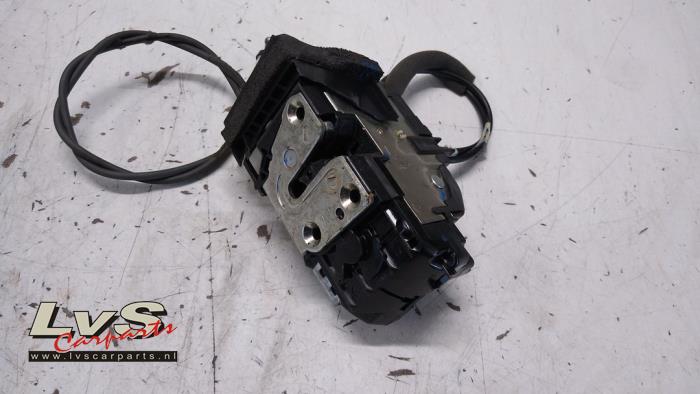 Nissan Juke Deurslot Mechaniek 4Deurs links-voor