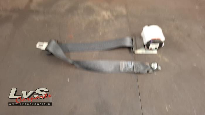 Nissan Juke Ceinture de sécurité arrière centre