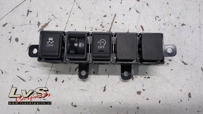 Nissan Pulsar Commutateur