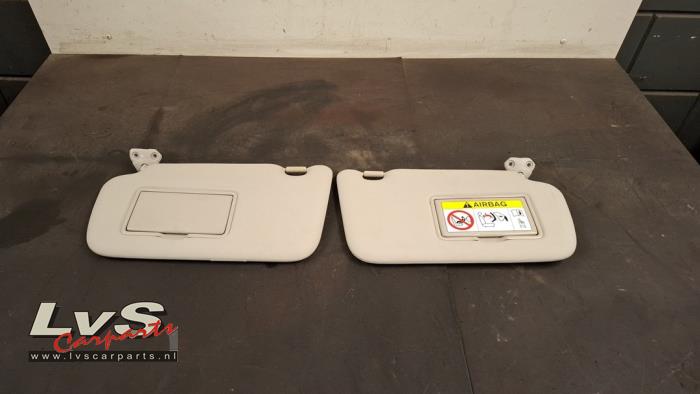 Nissan Pulsar Ensemble pare-soleil