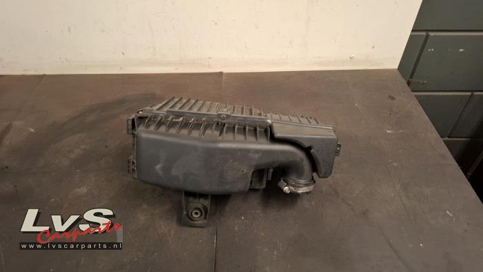 Peugeot 208 Luftfiltergehäuse