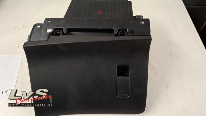 Peugeot 208 Glovebox