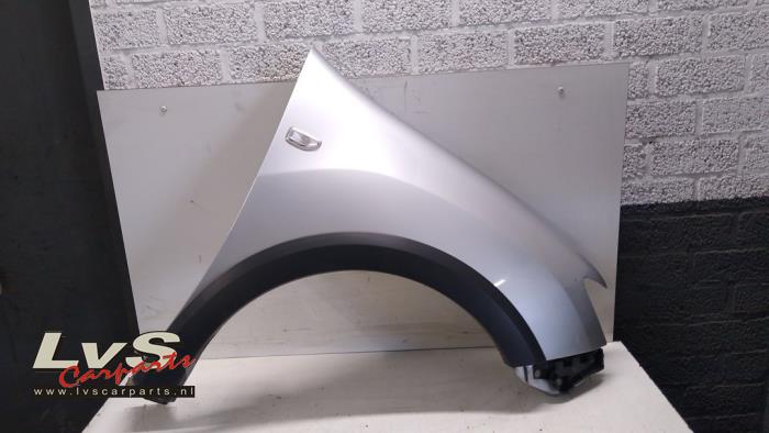 Dacia Sandero Front wing, left