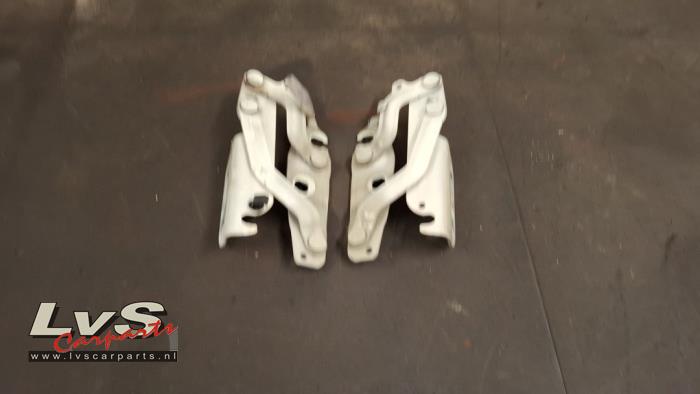 Ford Fiesta Bonnet Hinge