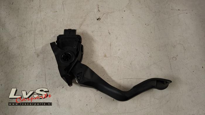 Opel Crossland X Accelerator pedal