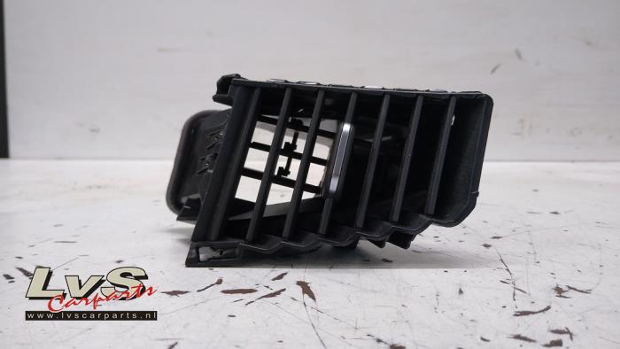 Opel Crossland X Dashboard vent